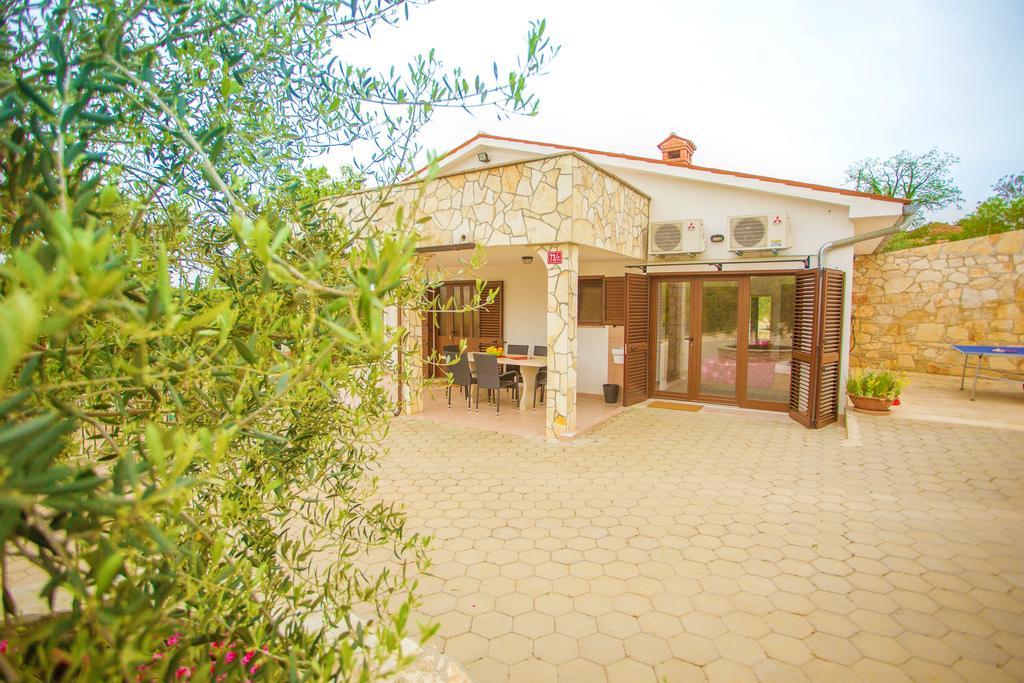 Villa Lara Karojba Quarto foto