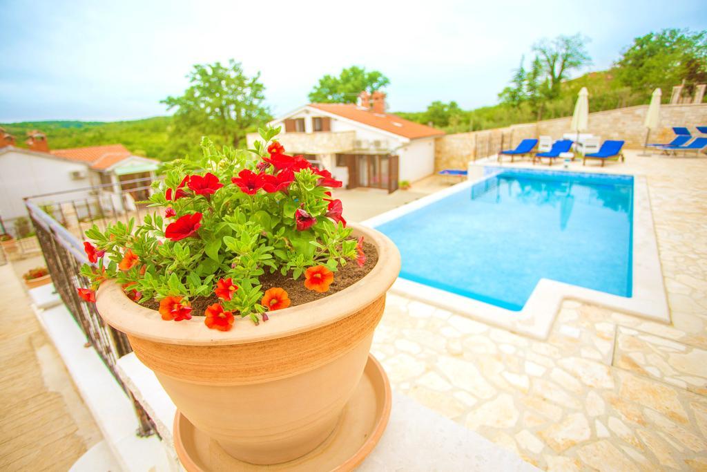 Villa Lara Karojba Quarto foto