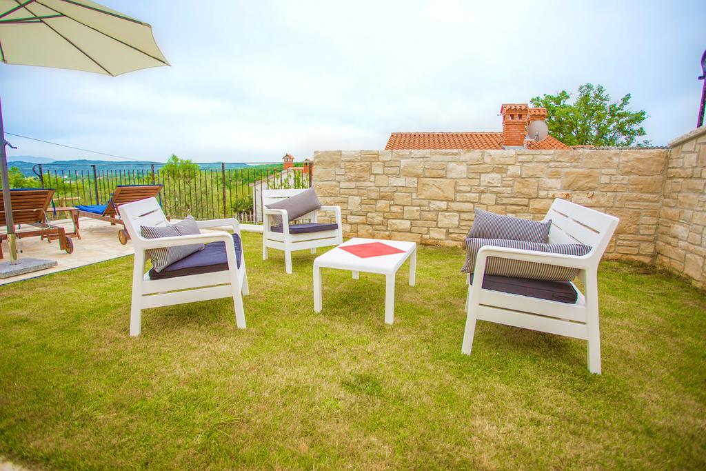 Villa Lara Karojba Quarto foto