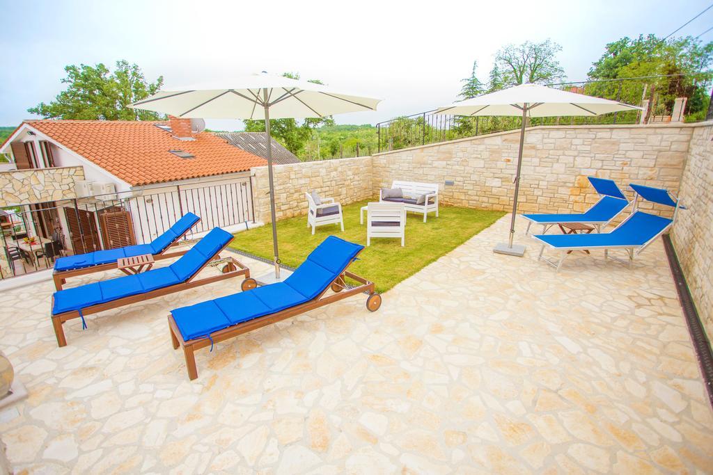 Villa Lara Karojba Quarto foto