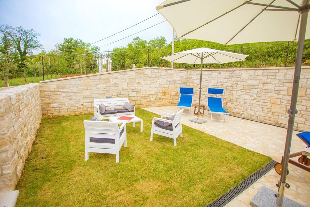 Villa Lara Karojba Quarto foto