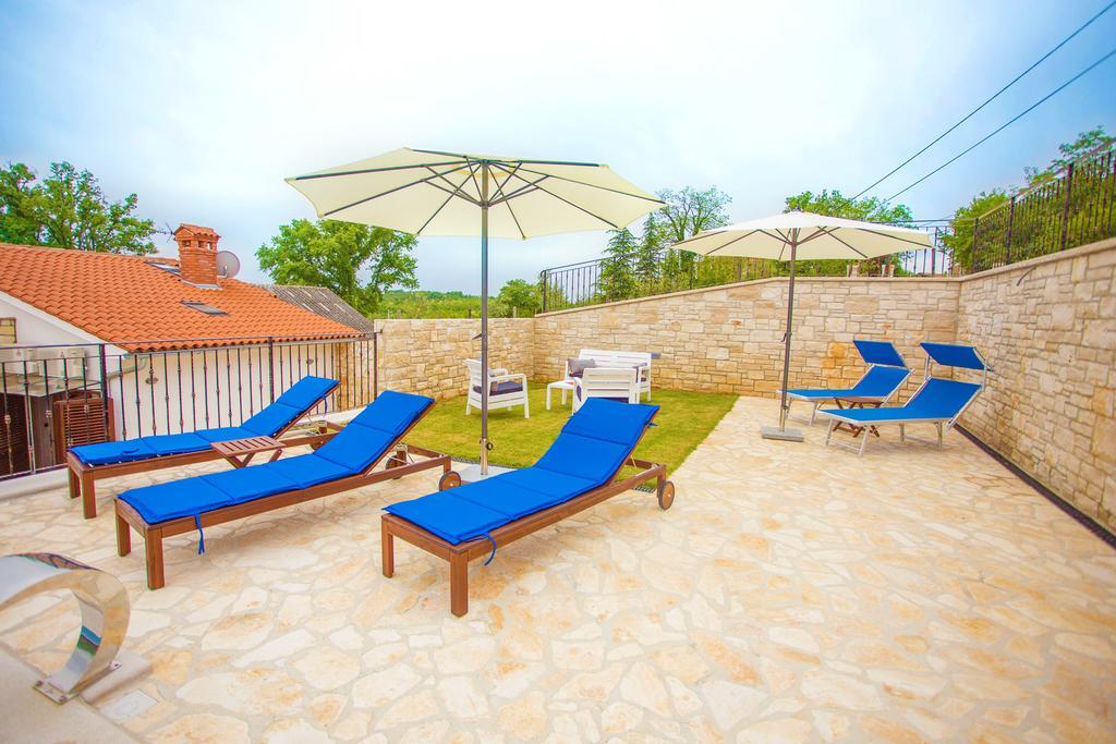 Villa Lara Karojba Quarto foto