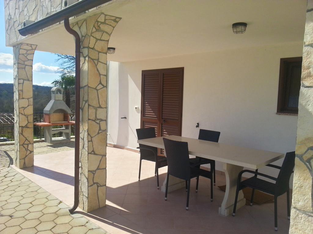 Villa Lara Karojba Quarto foto