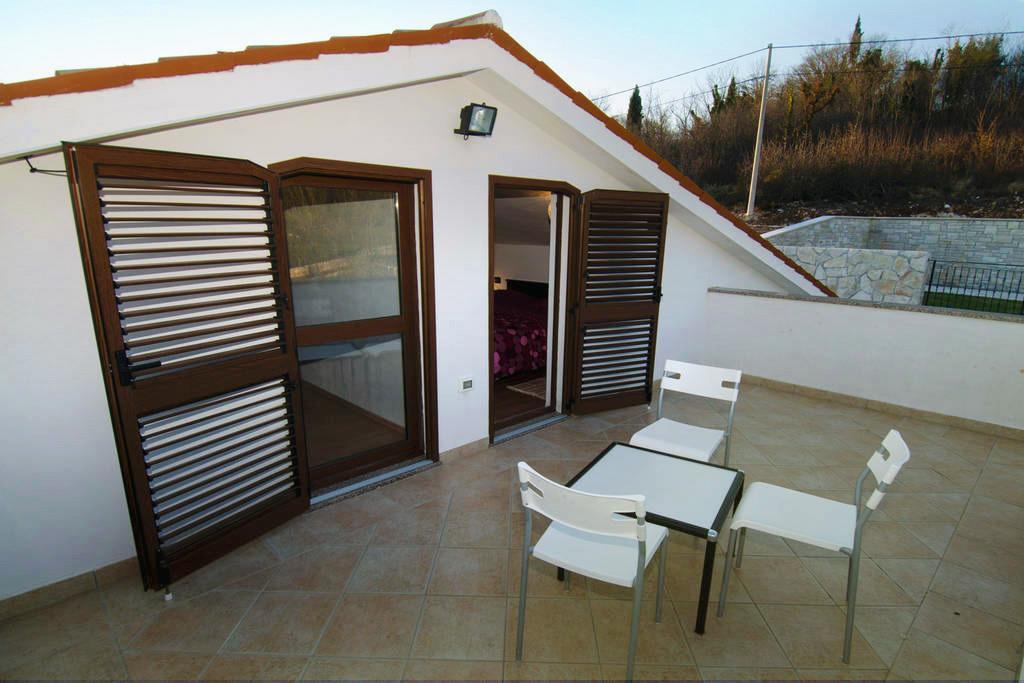 Villa Lara Karojba Quarto foto