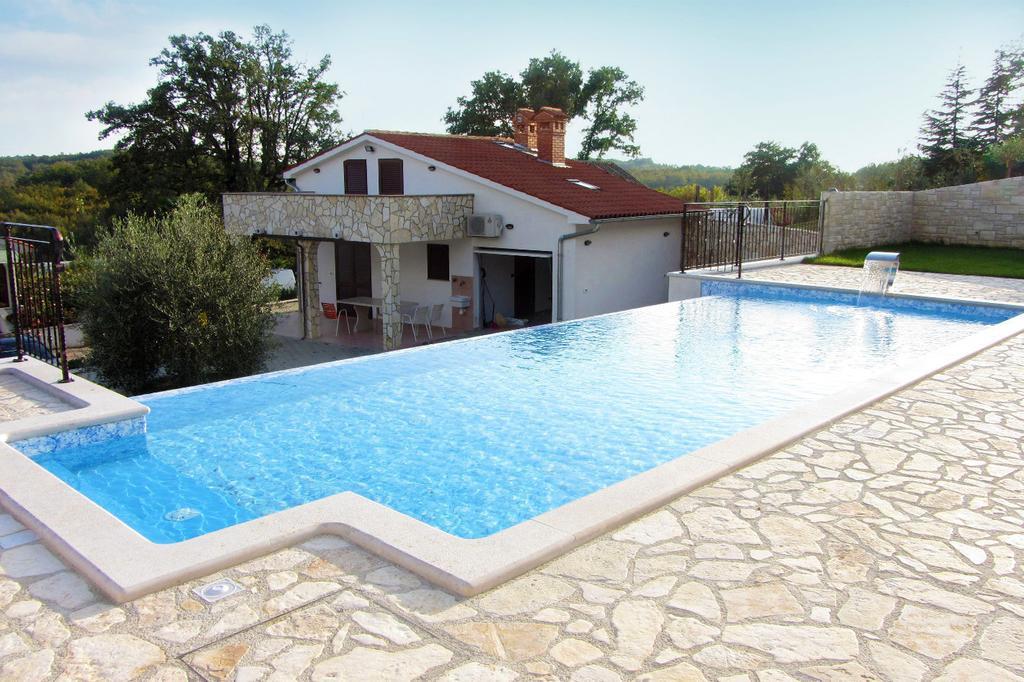 Villa Lara Karojba Quarto foto