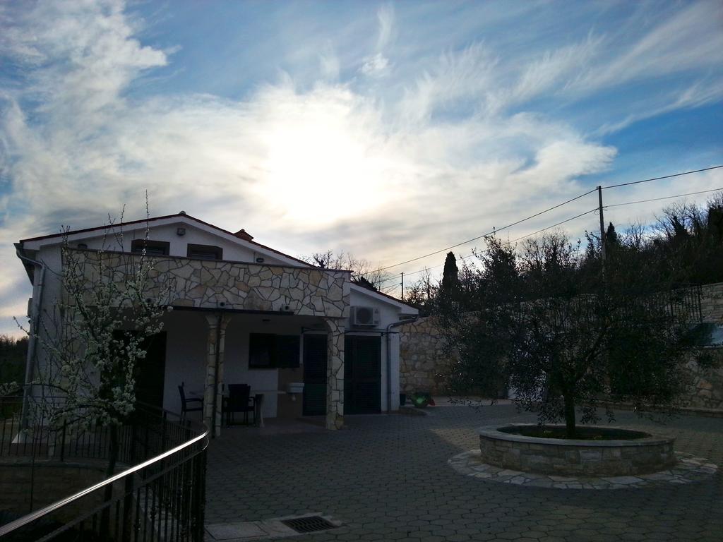 Villa Lara Karojba Quarto foto