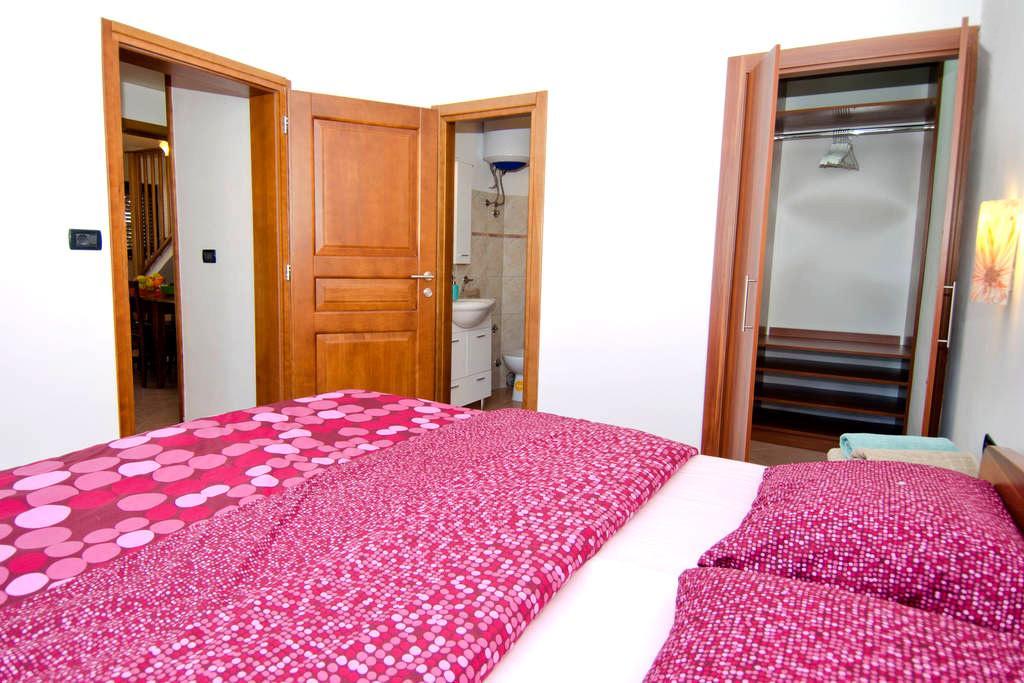 Villa Lara Karojba Quarto foto